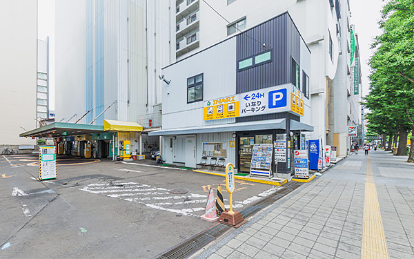 いなりパーキングの外観